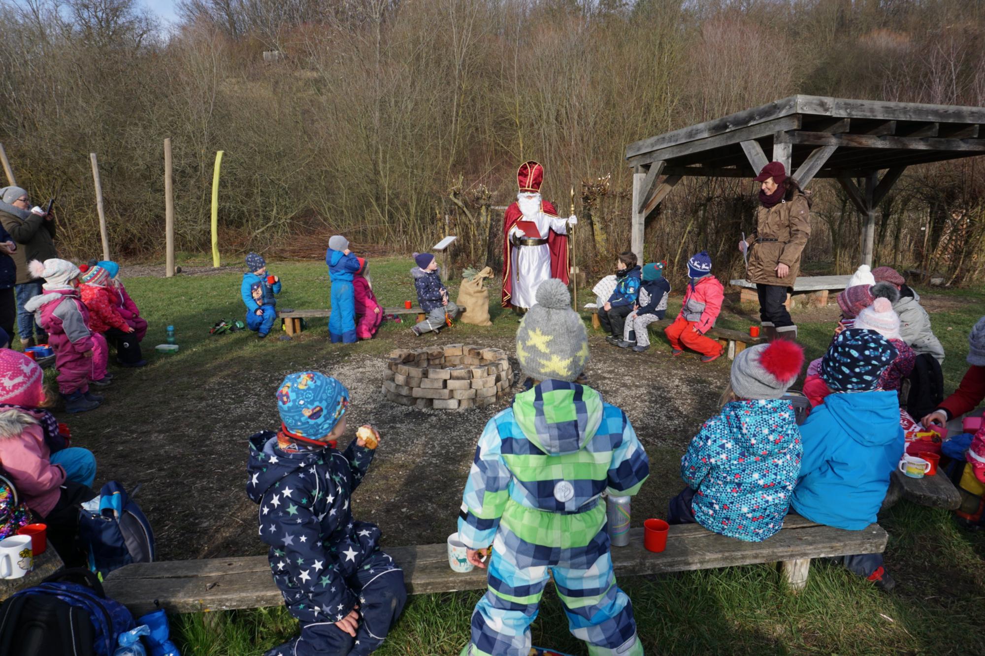 Bratapfel und Nikolaus in der Liasgrube