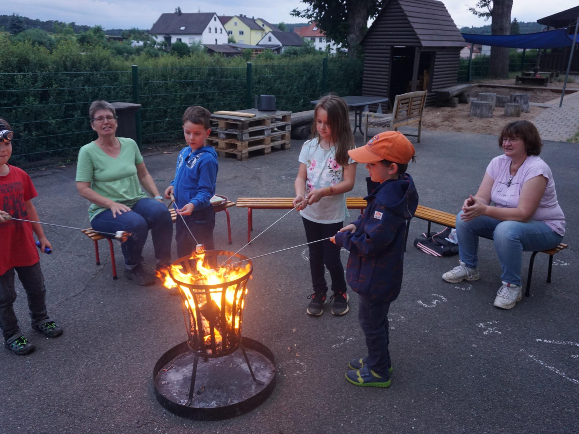 Finster, Finster, nur der Glühwurm... Übernachtung 2019