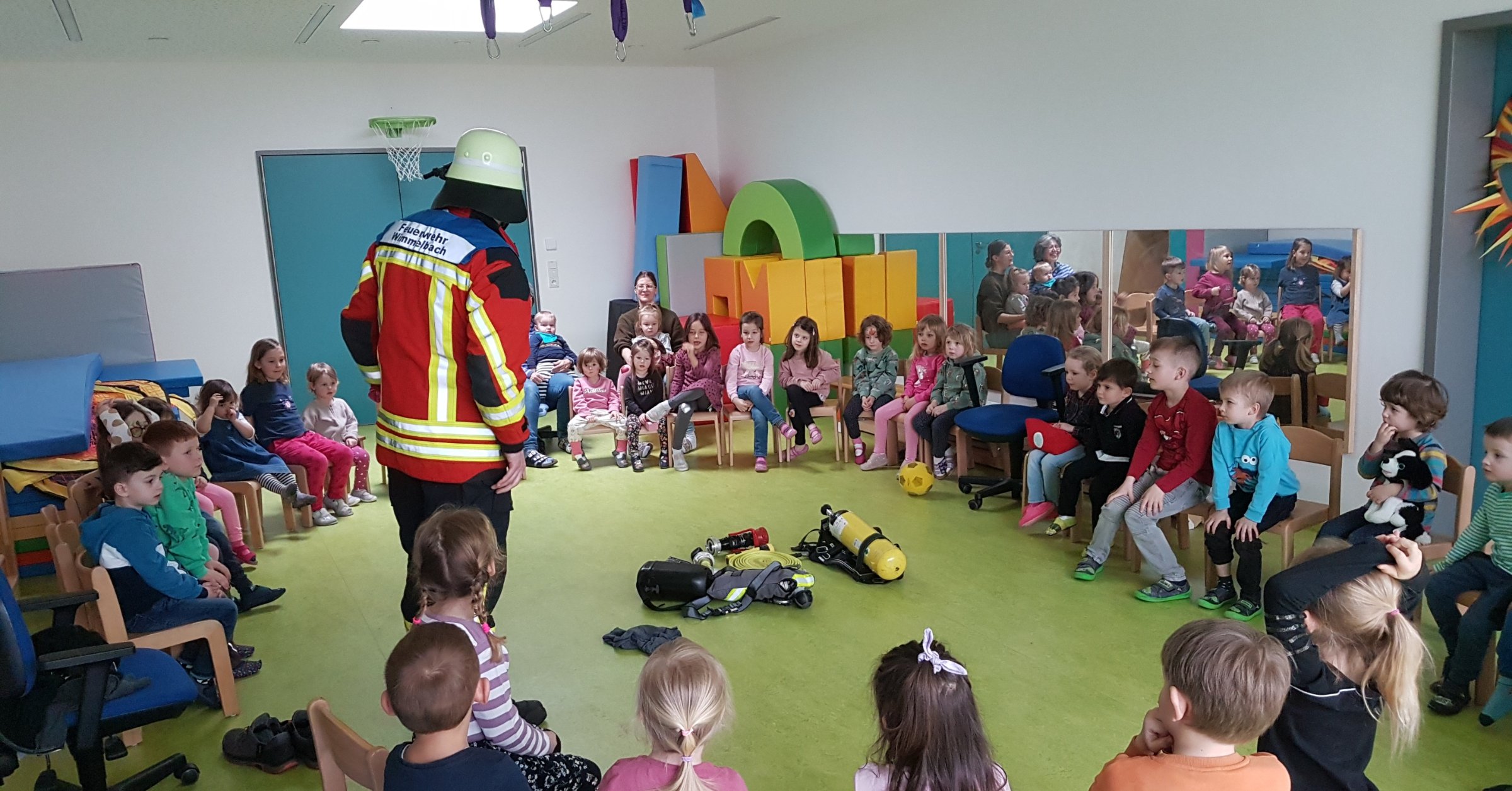 Tatütata, die Feuerwehr ist da! Kostenlose Ausmalbilder für kleine und große Helden