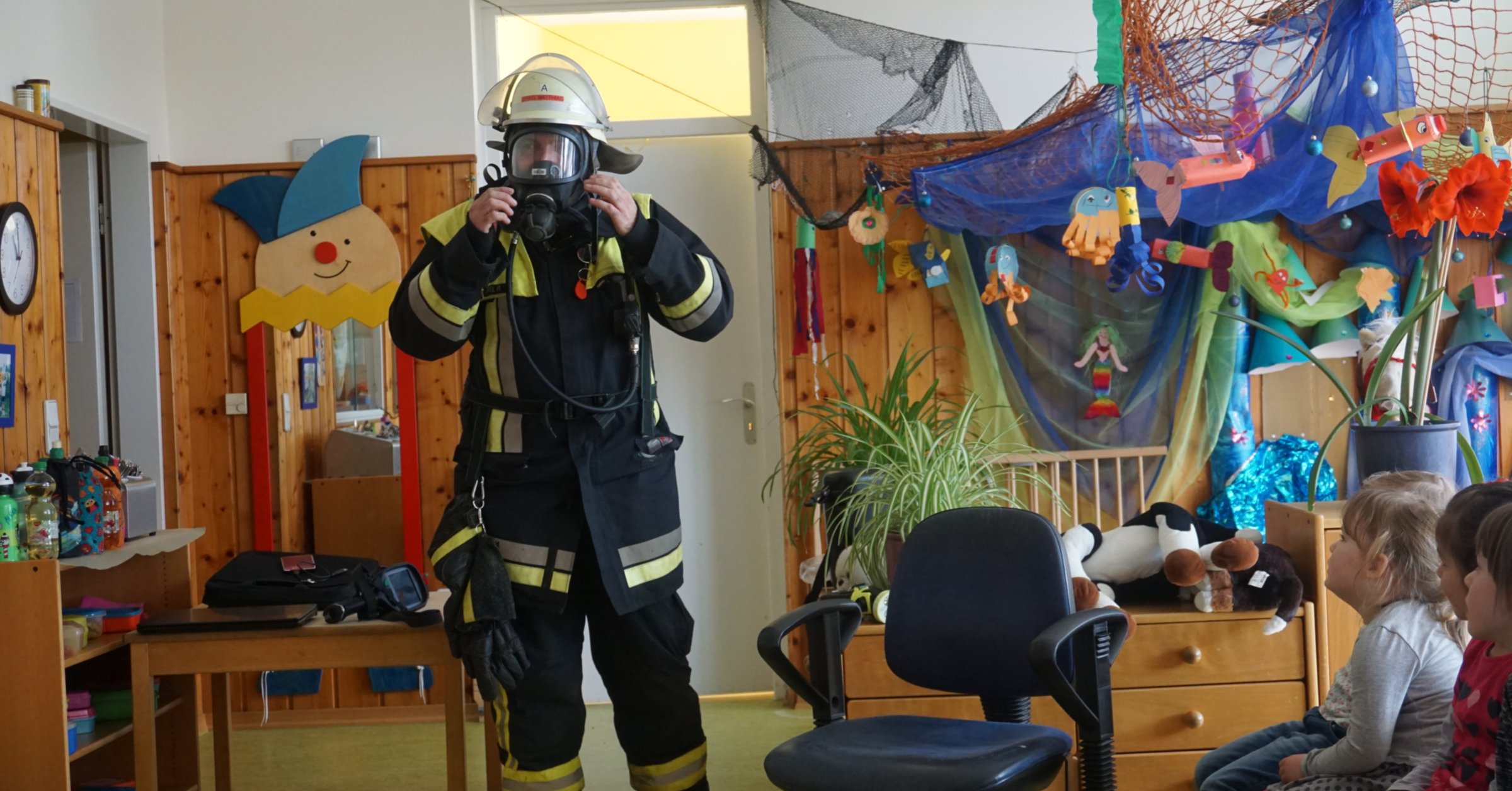Brandschutz im Kindergarten mit Feuerwehrbesuch 16.03.2017
